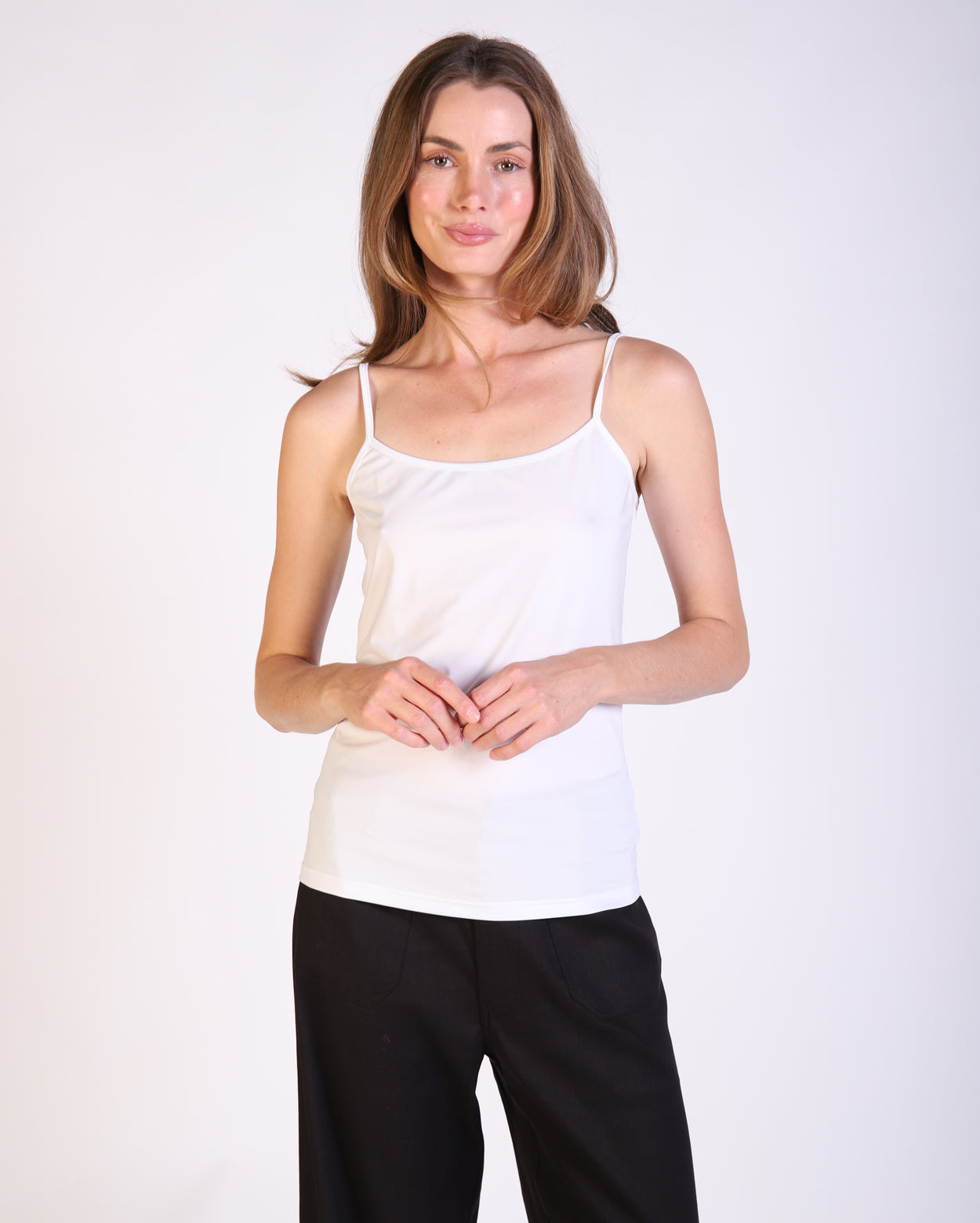 1058-125_basiccamisole_picnic_whi_2_1764644466