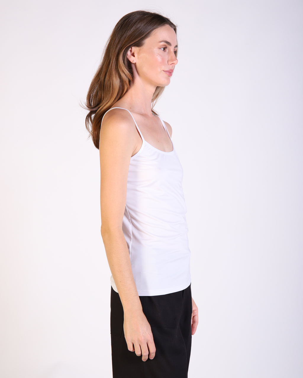 1058-125_basiccamisole_picnic_whi_3_1764644464