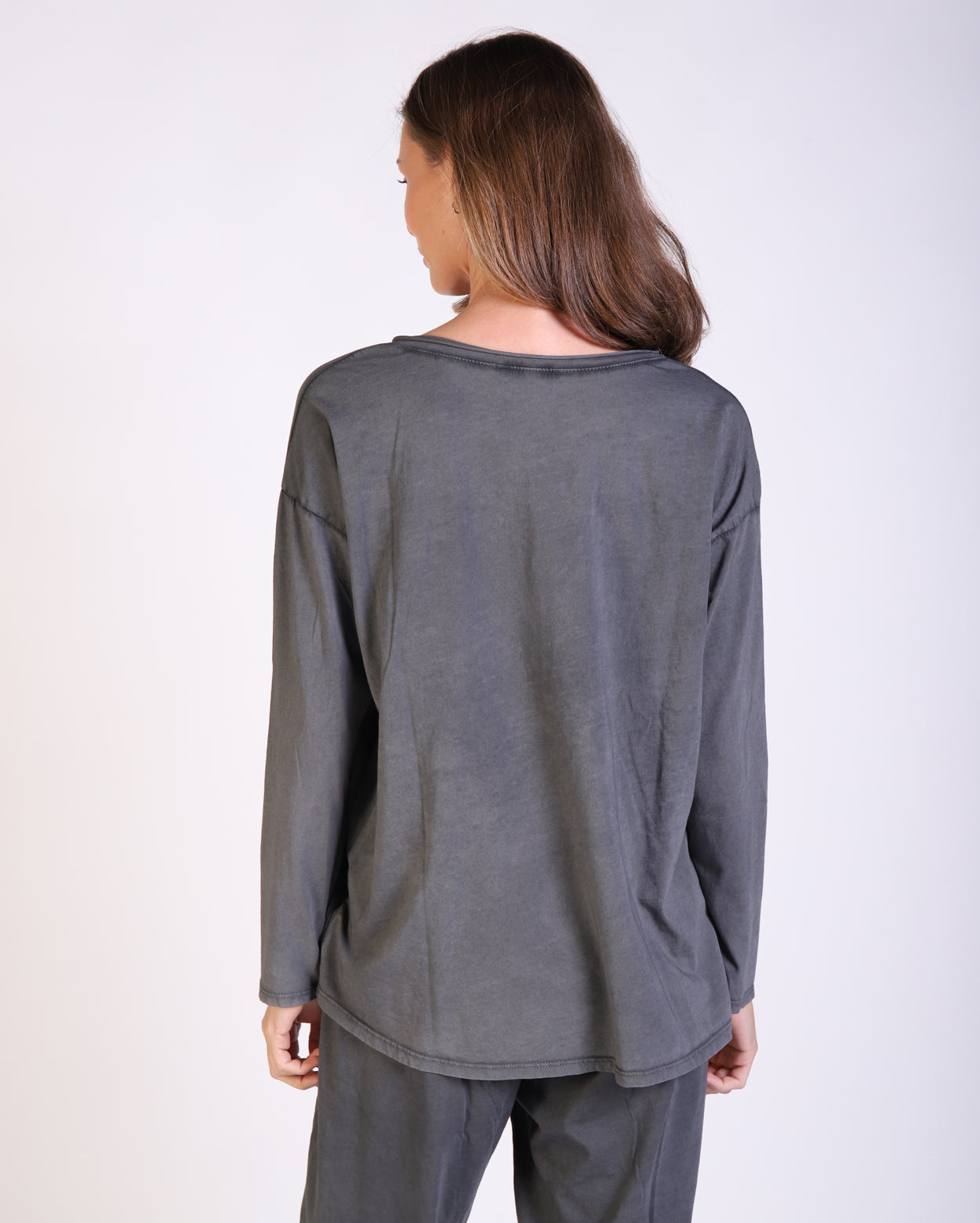 11236-w25_avalongsleevetee_picnic_chr_3_1764643921