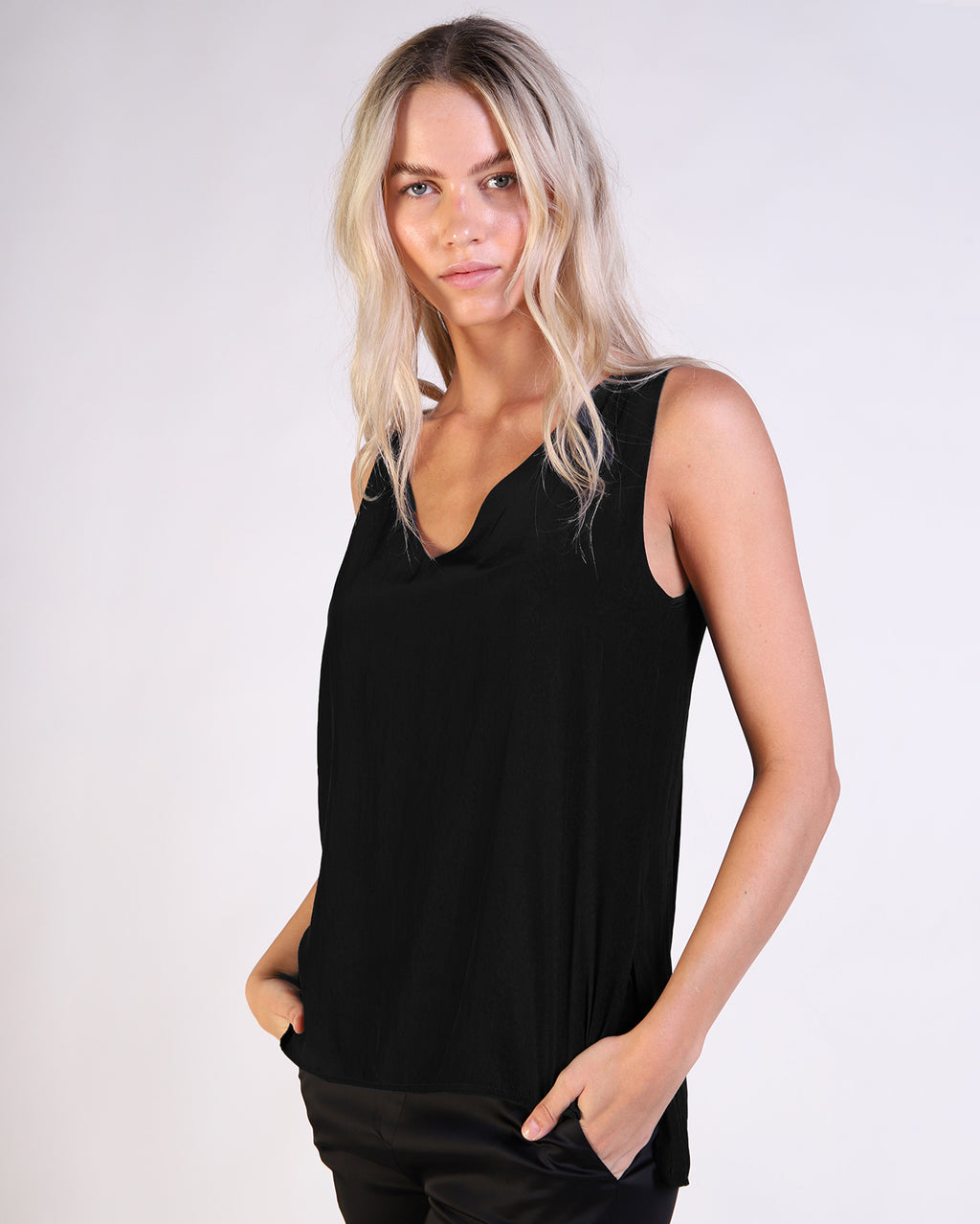 1389sp-225_kendalltank_picnic_blk_1_1764638696