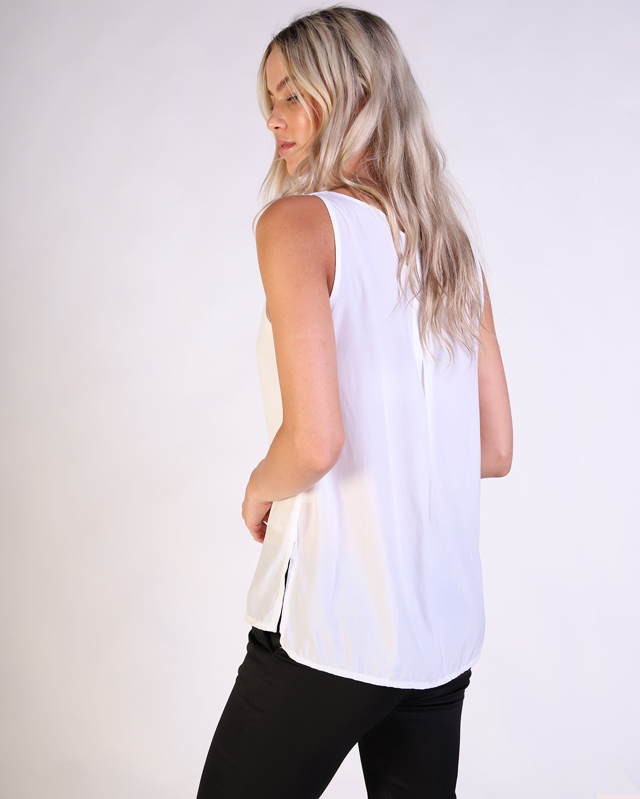 1389sp-225_kendalltank_picnic_whi_3_1764638508