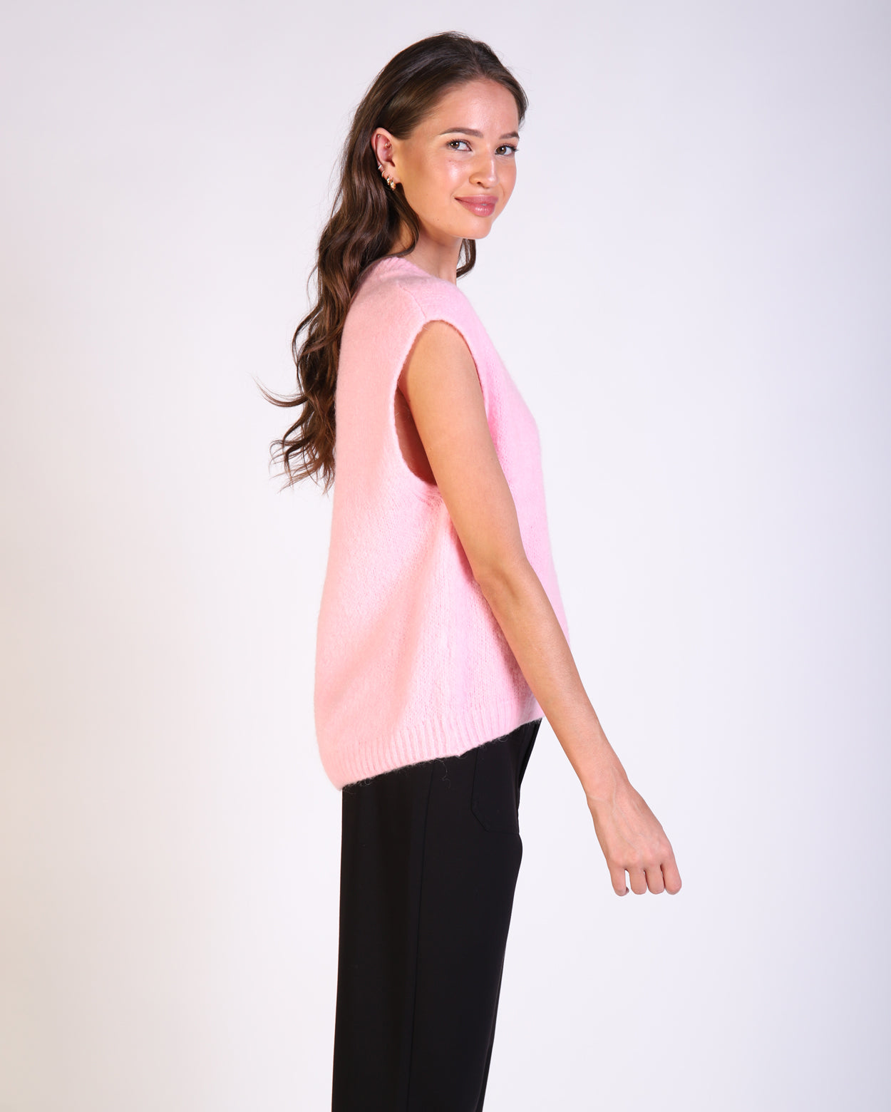 2238-w25_oliknitvest_picnic_bsh_2_1764644853