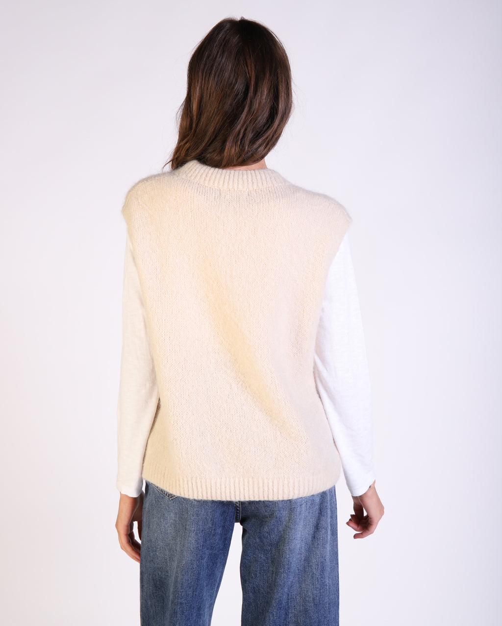 2238-w25_oliknitvest_picnic_oatt_4_1764644846