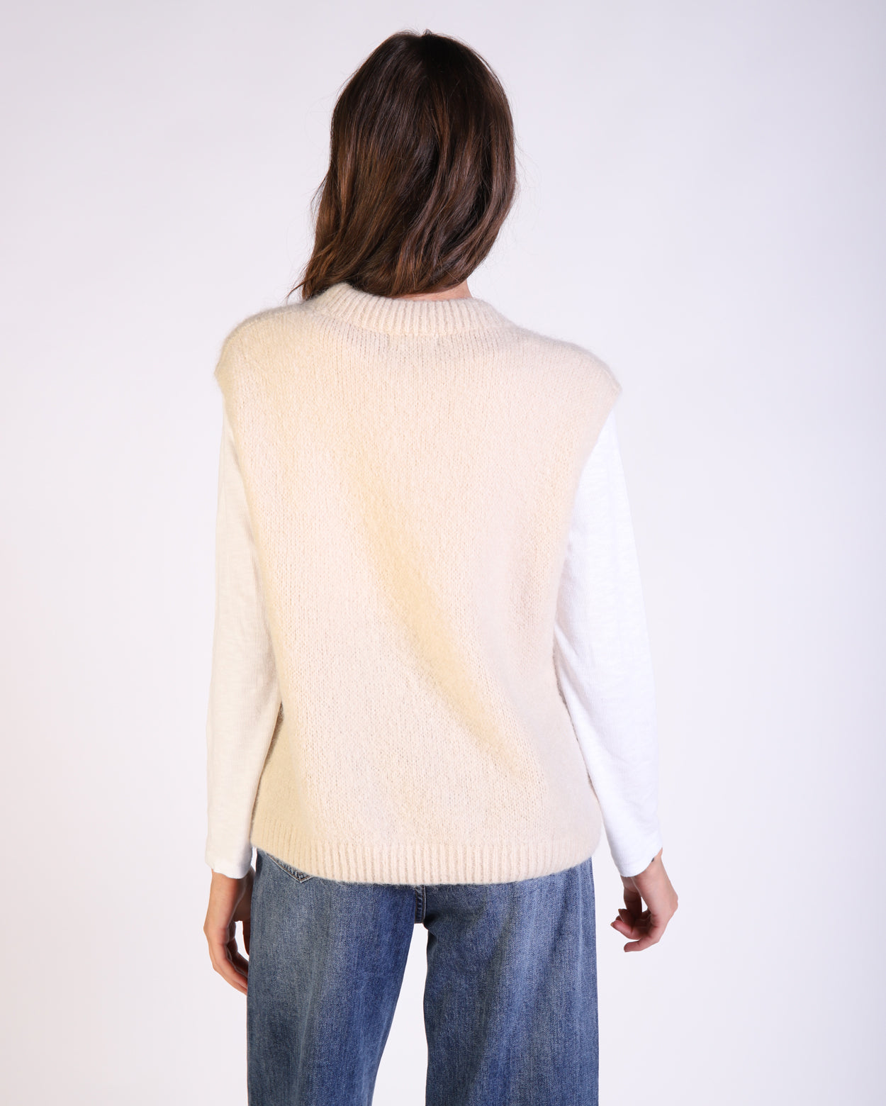 2238-w25_oliknitvest_picnic_oatt_4_1764644846