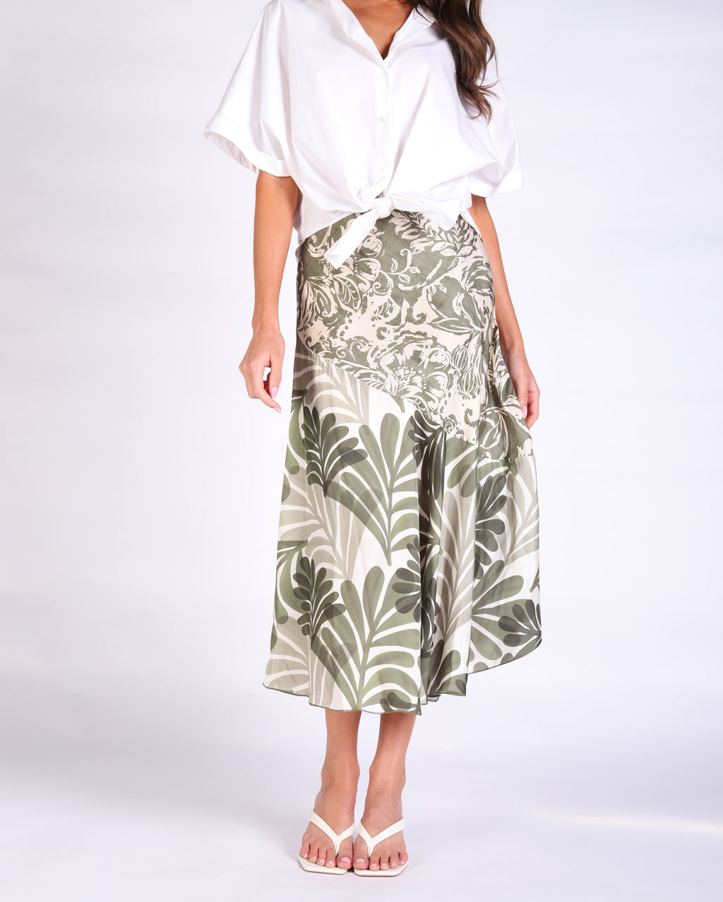 25099_ebonyskirt_picnic_oli_2_1764638713