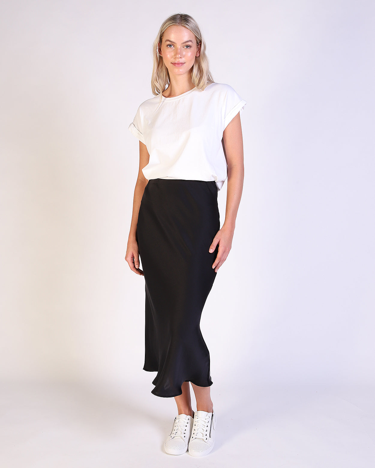 3256-124_yelenaslipskirt_picnic_blk_1_1764650897