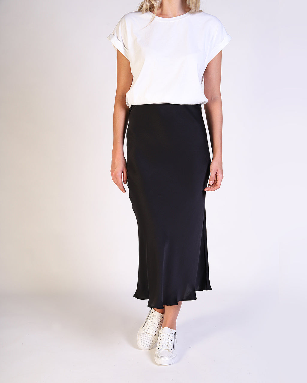 3256-124_yelenaslipskirt_picnic_blk_3_1764650897