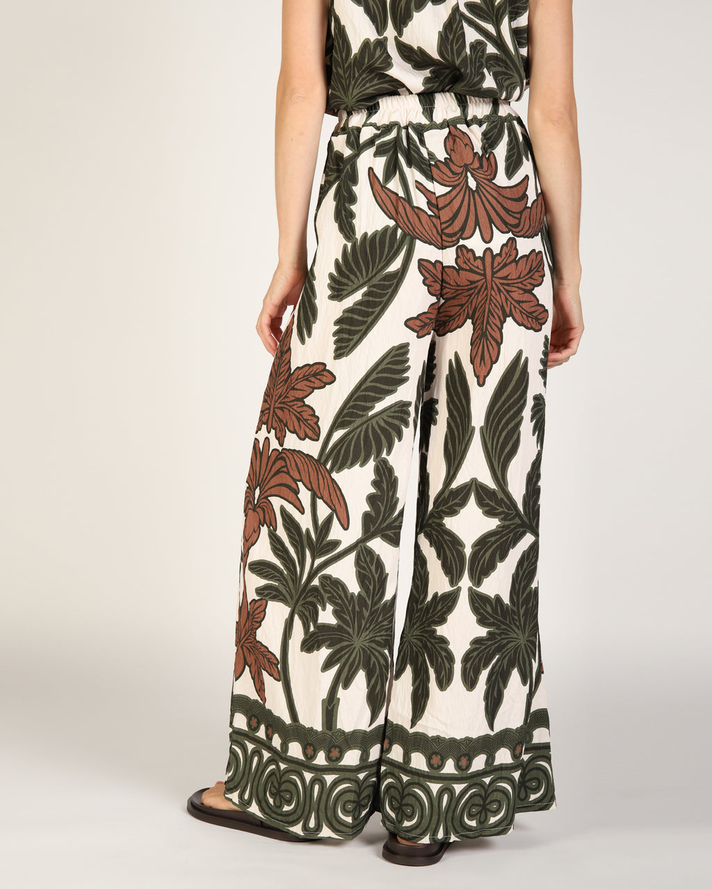 37193-1_tiffanypant_picnic_grnmulti_5_1764639726