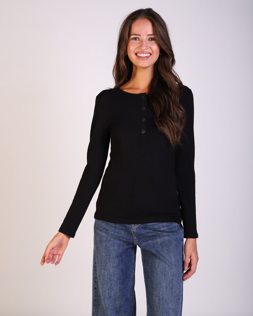 58612013_josielongsleevetee_picnic_blk_1_1764644357