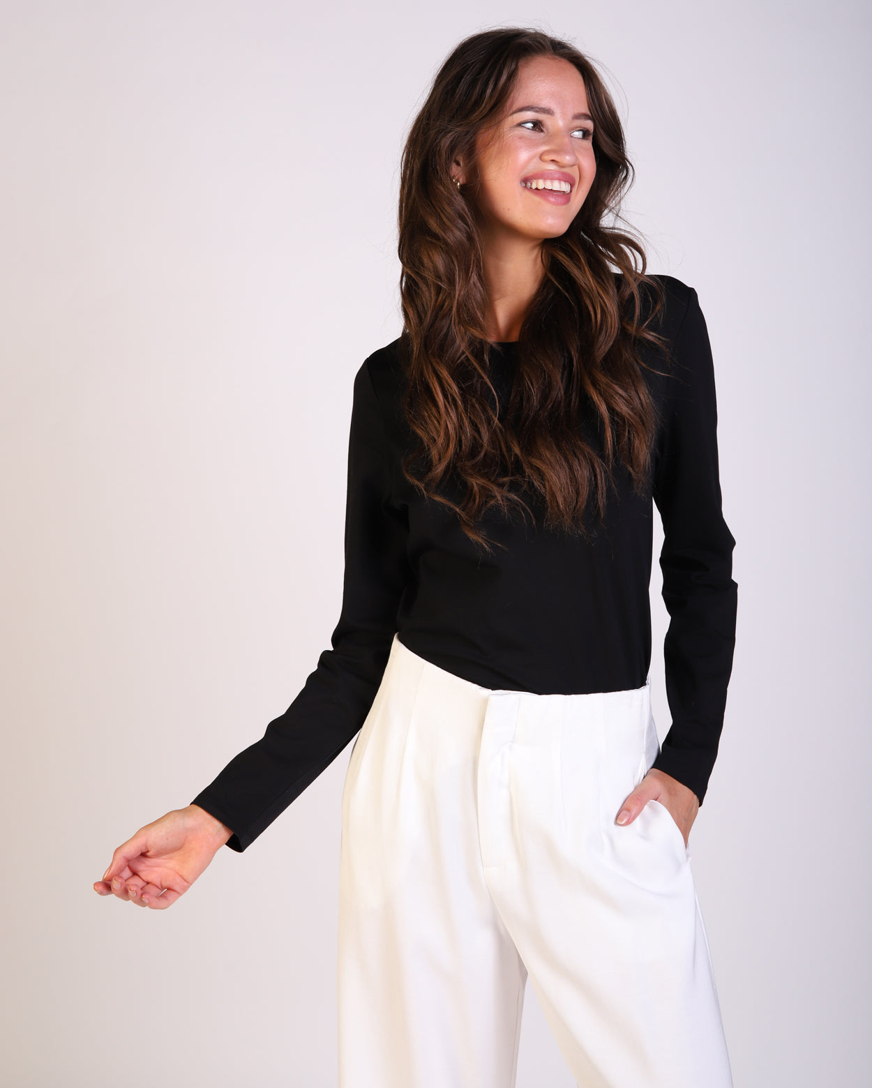 58612020_lizzylongsleevetee_picnic_blk_3_1764644394