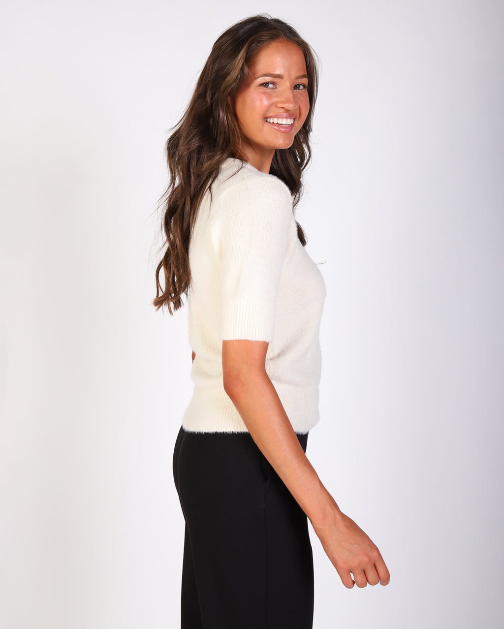 Liv Fluffy S/S Crew Knit - Pearl