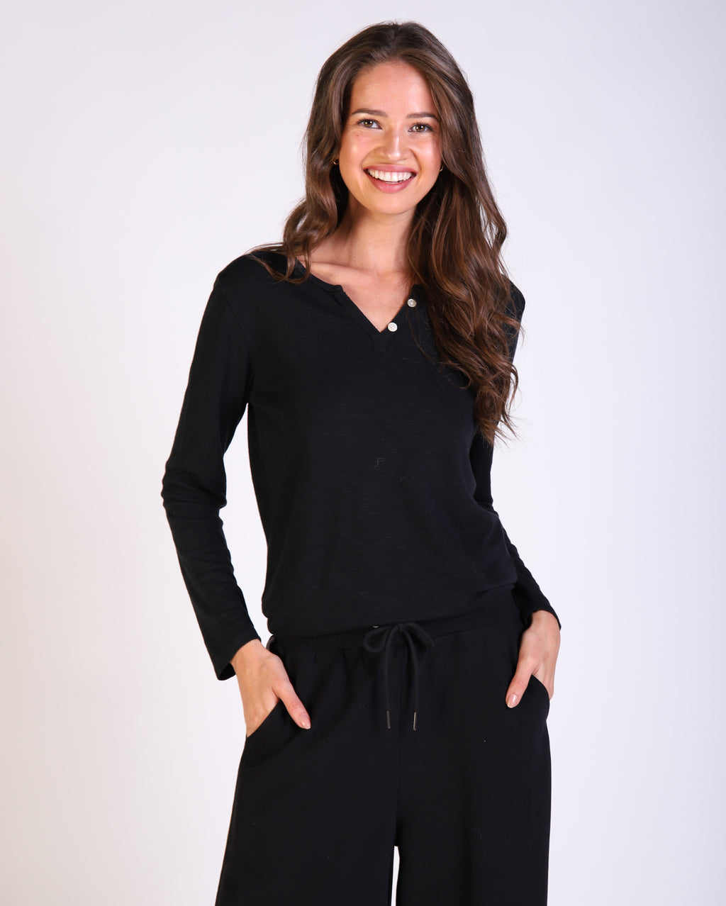 72781p-w25_colbylongsleevetee_picnic_blk_2_1764644185