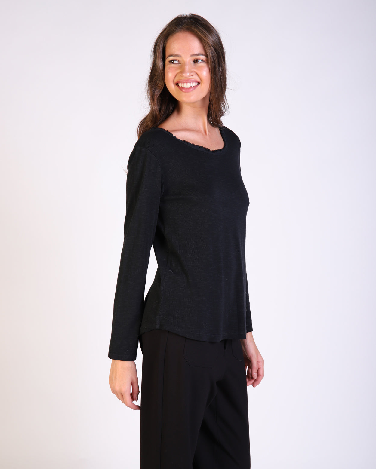 7993-w_calilongsleevetee_picnic_blk_2_1764644375