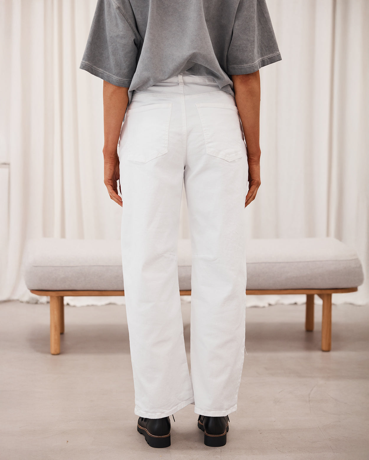 Samara Pant  - White