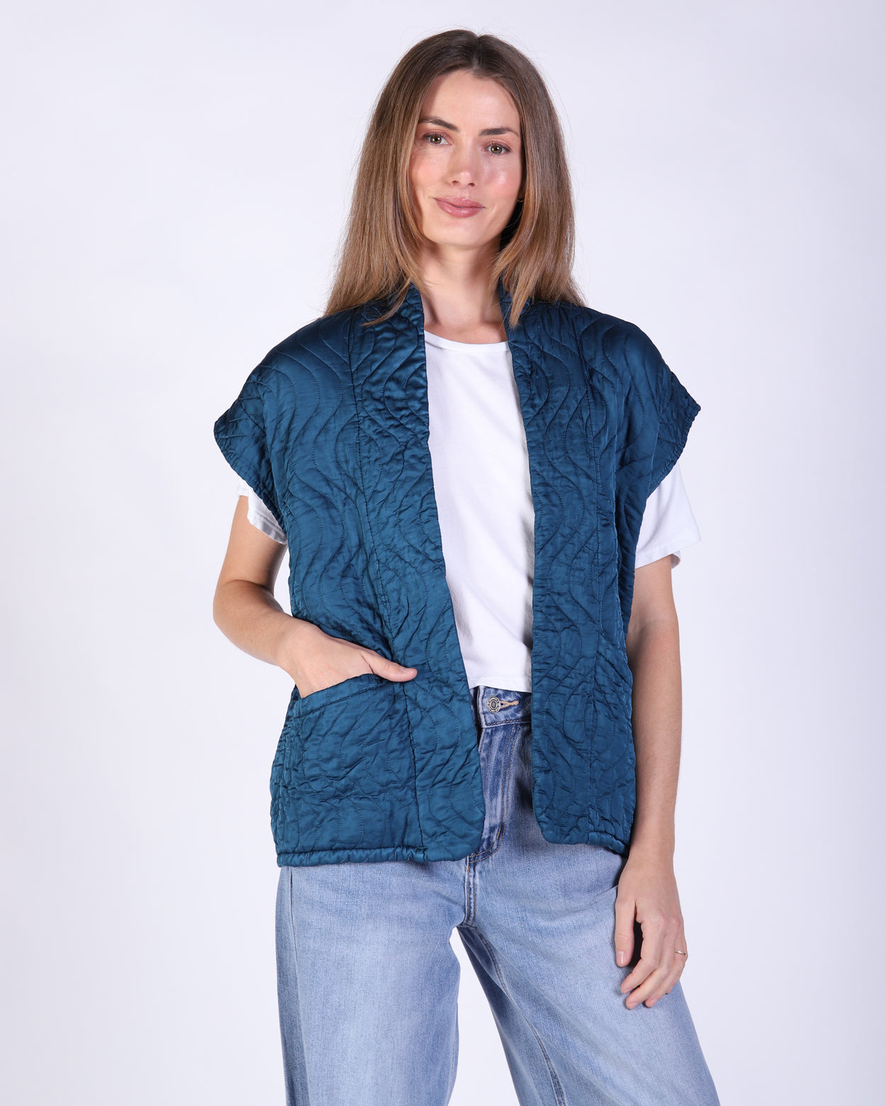 82643_karolquiltedvest_picnic_blu_1_1764647189