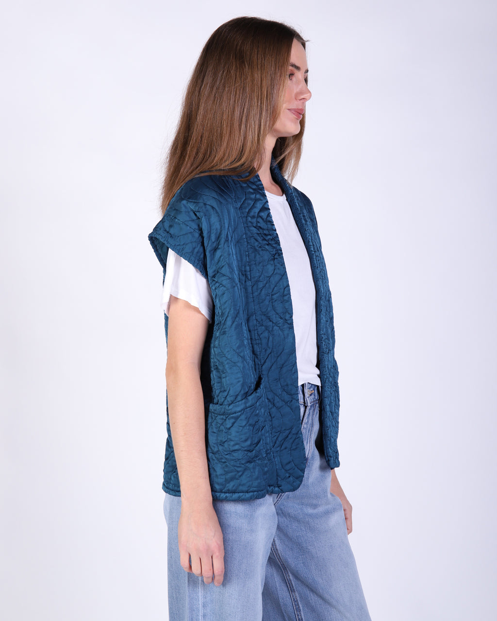 82643_karolquiltedvest_picnic_blu_3_1764647189