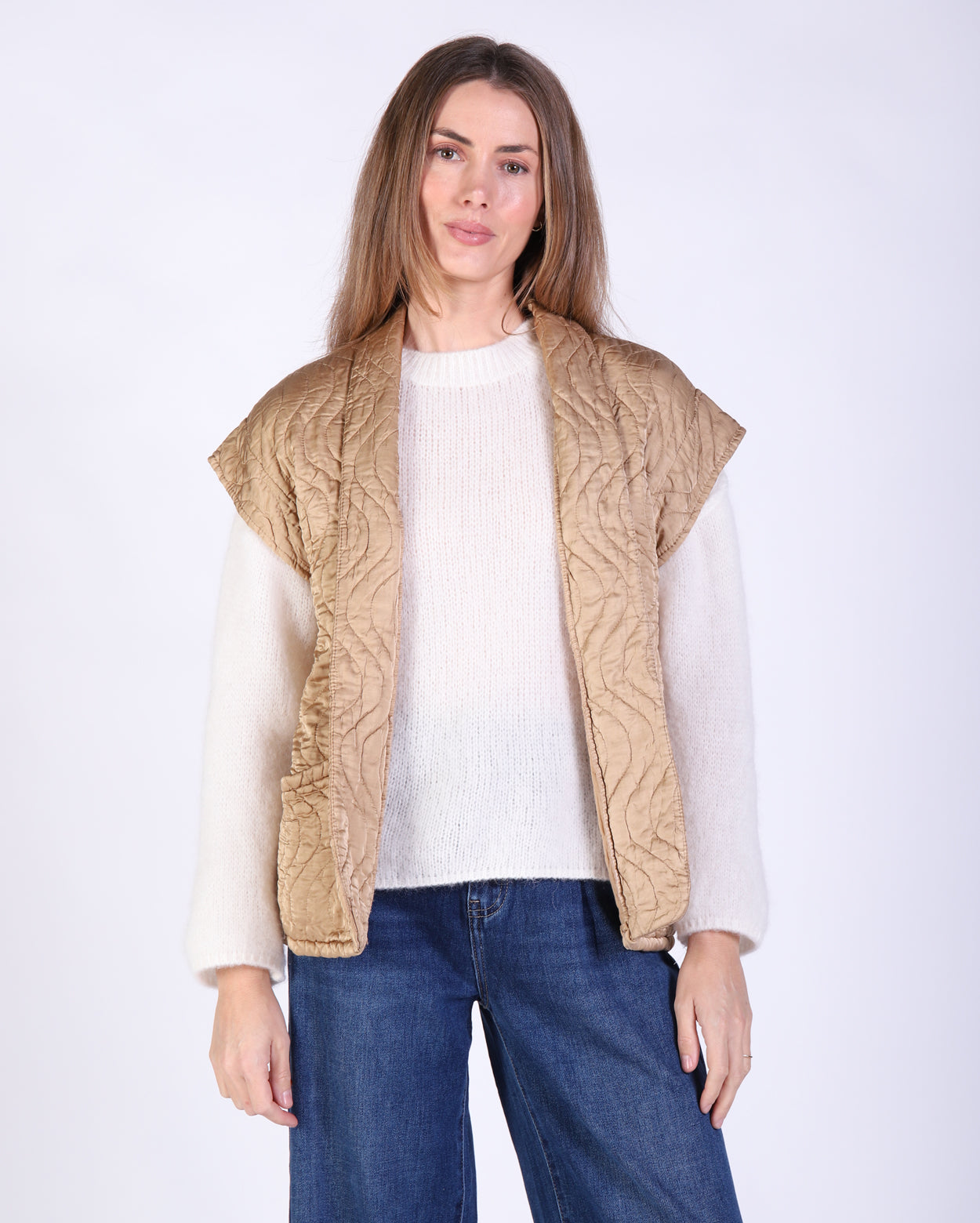 82643_karolquiltedvest_picnic_gol_1_1764647186