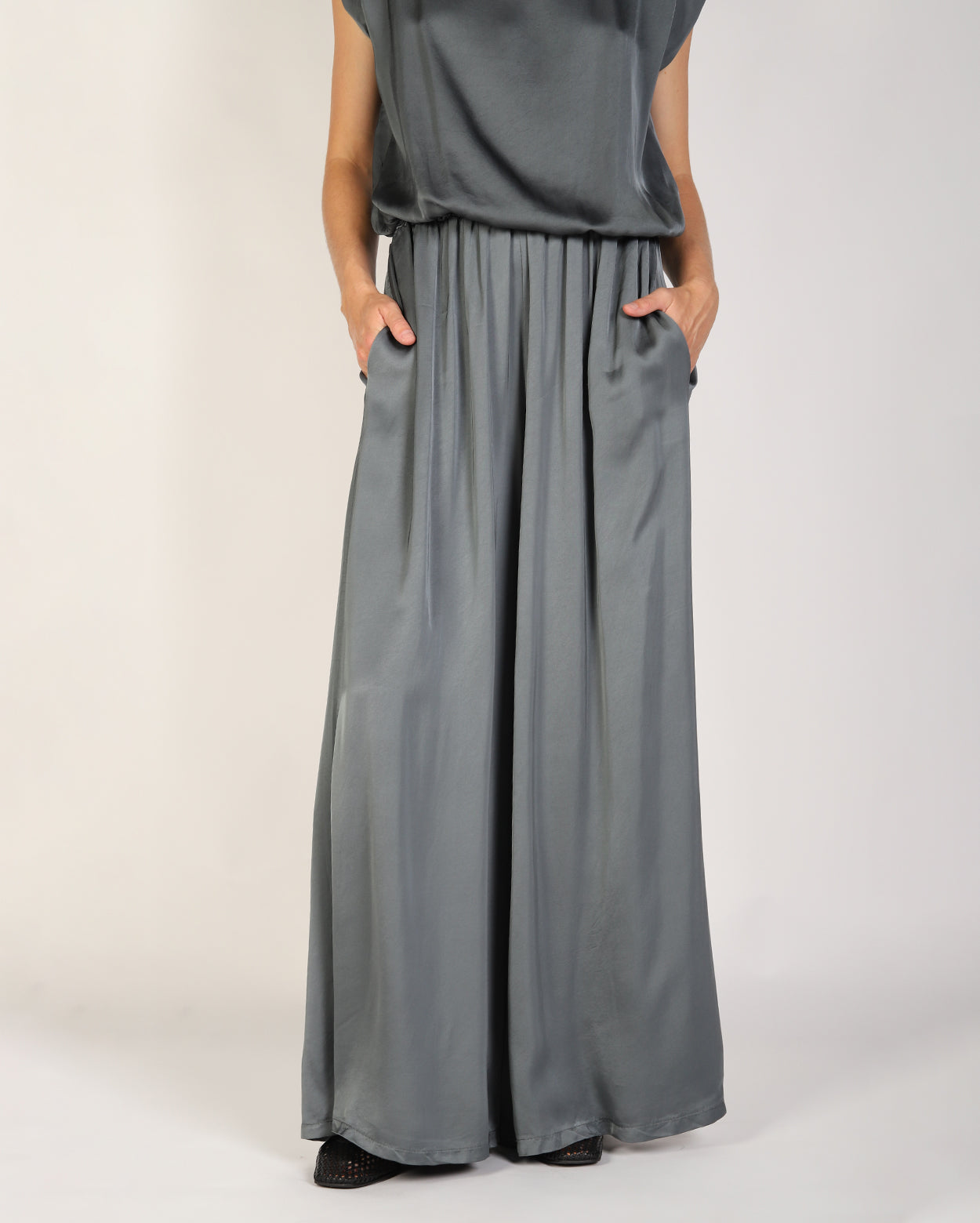 Elise Pant  - Charcoal