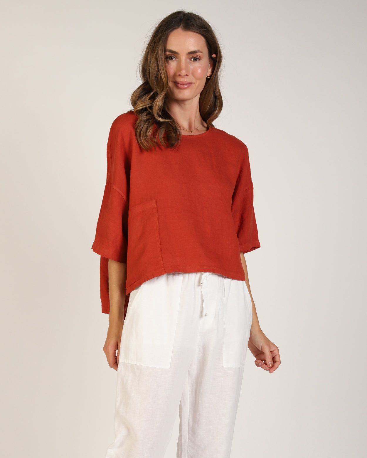 8653-s25_ellisonlinentop_picnic_rus_2_1764638659