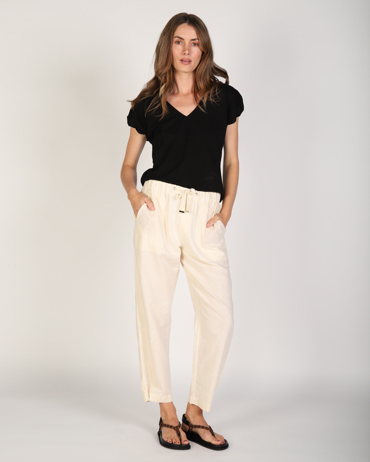 ME1564_lisalinenpant_picnic_tan_1_1764639641