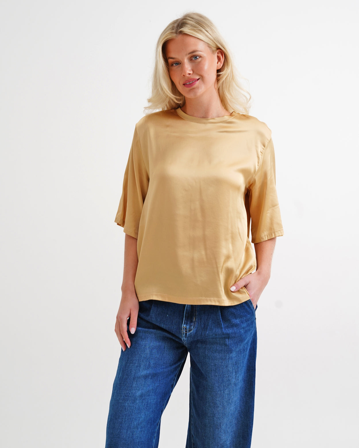 MM237-633_lottietop_picnic_gol_2_1764644332