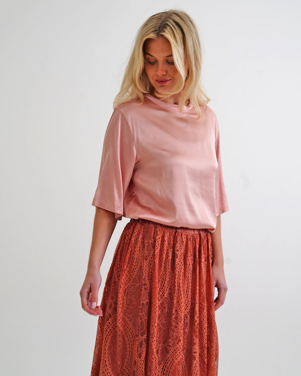 MM237-633_lottietop_picnic_pin_2_1764644299