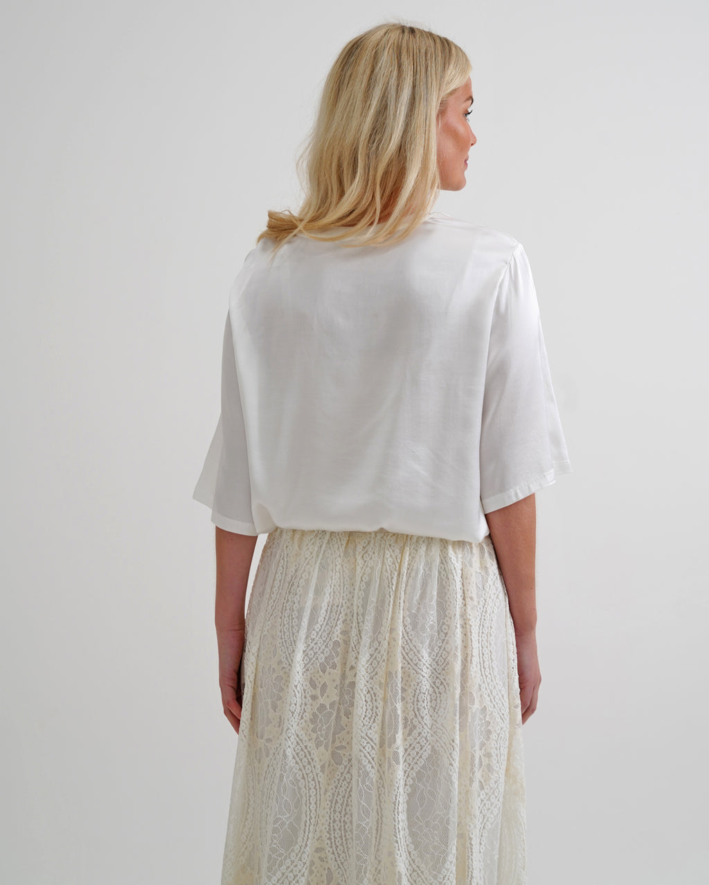 MM237-633_lottietop_picnic_whi_4_1764644344