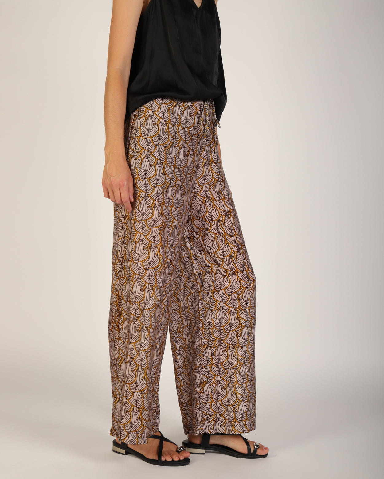 as016_orlapant_picnic_mul_4_1764638107