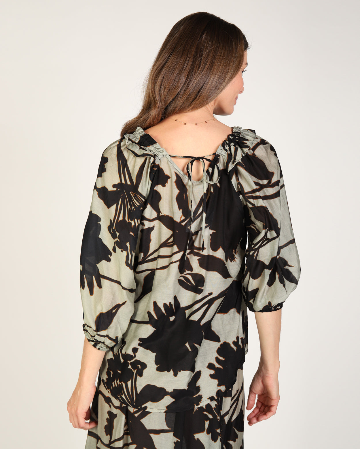 as017_rubytop_picnic_mul_5_1764638122