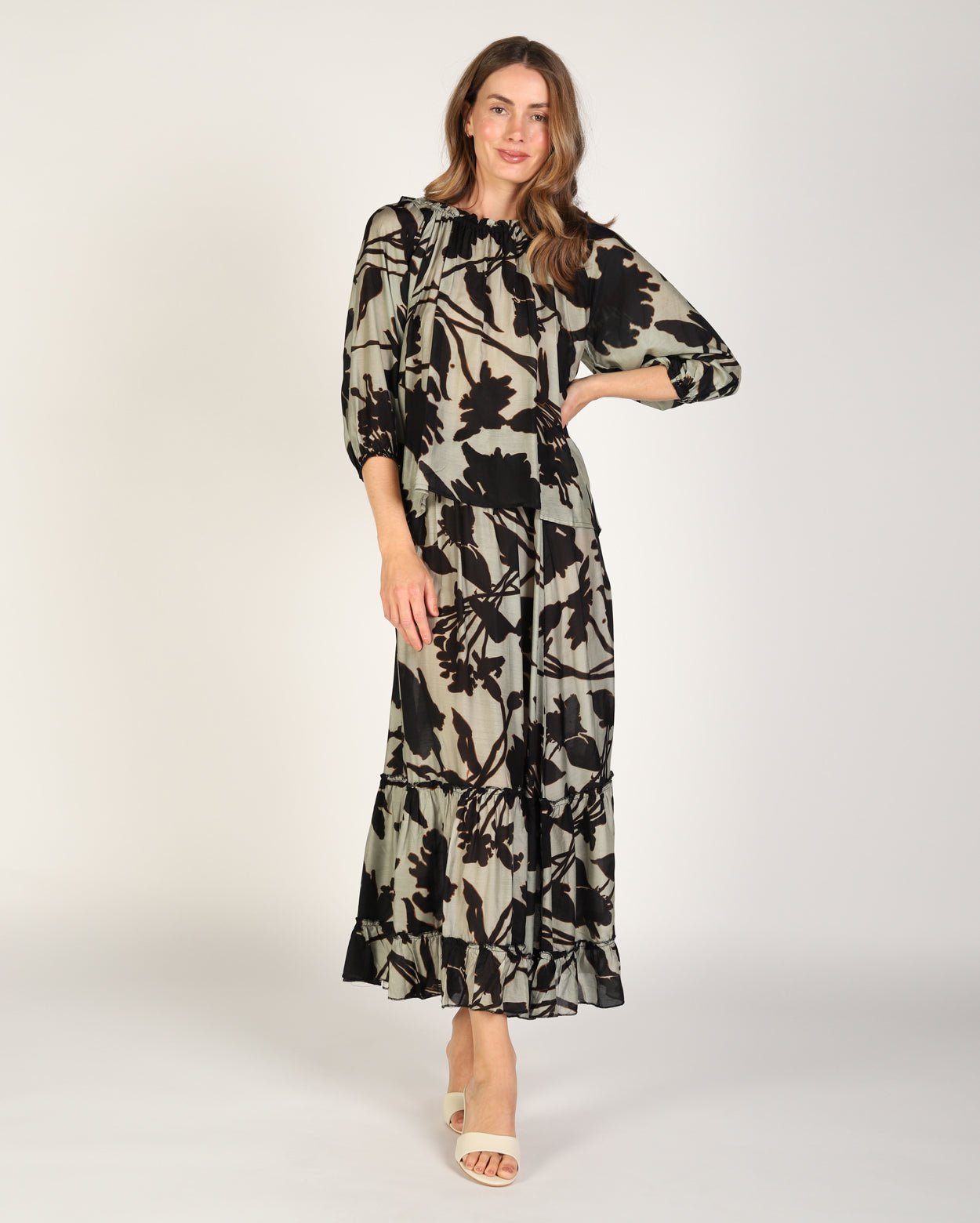 as018_rubyskirt_picnic_mul_1_1764638757