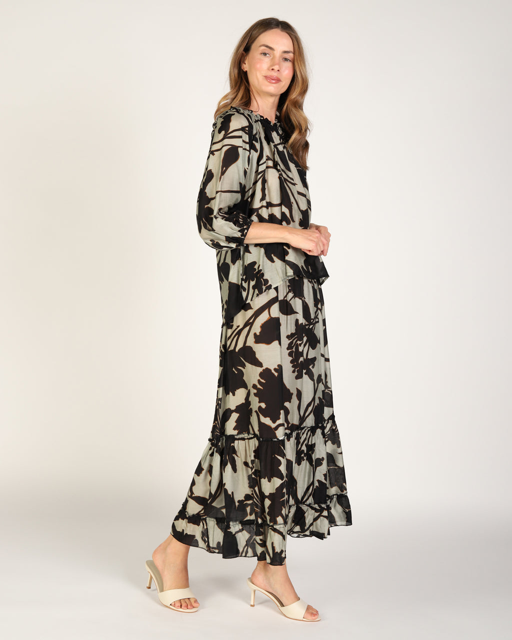 as018_rubyskirt_picnic_mul_2_1764638754