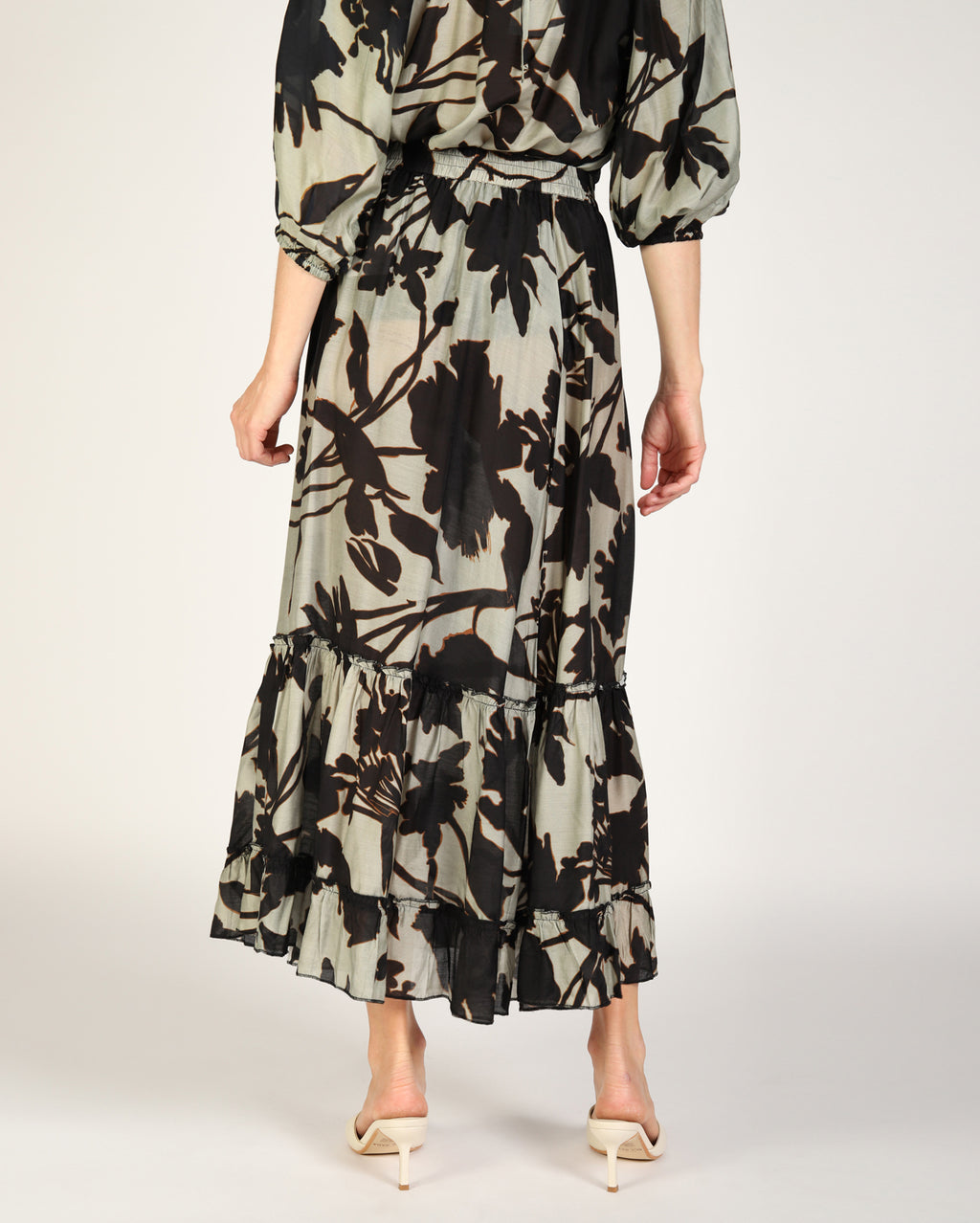 as018_rubyskirt_picnic_mul_5_1764638765