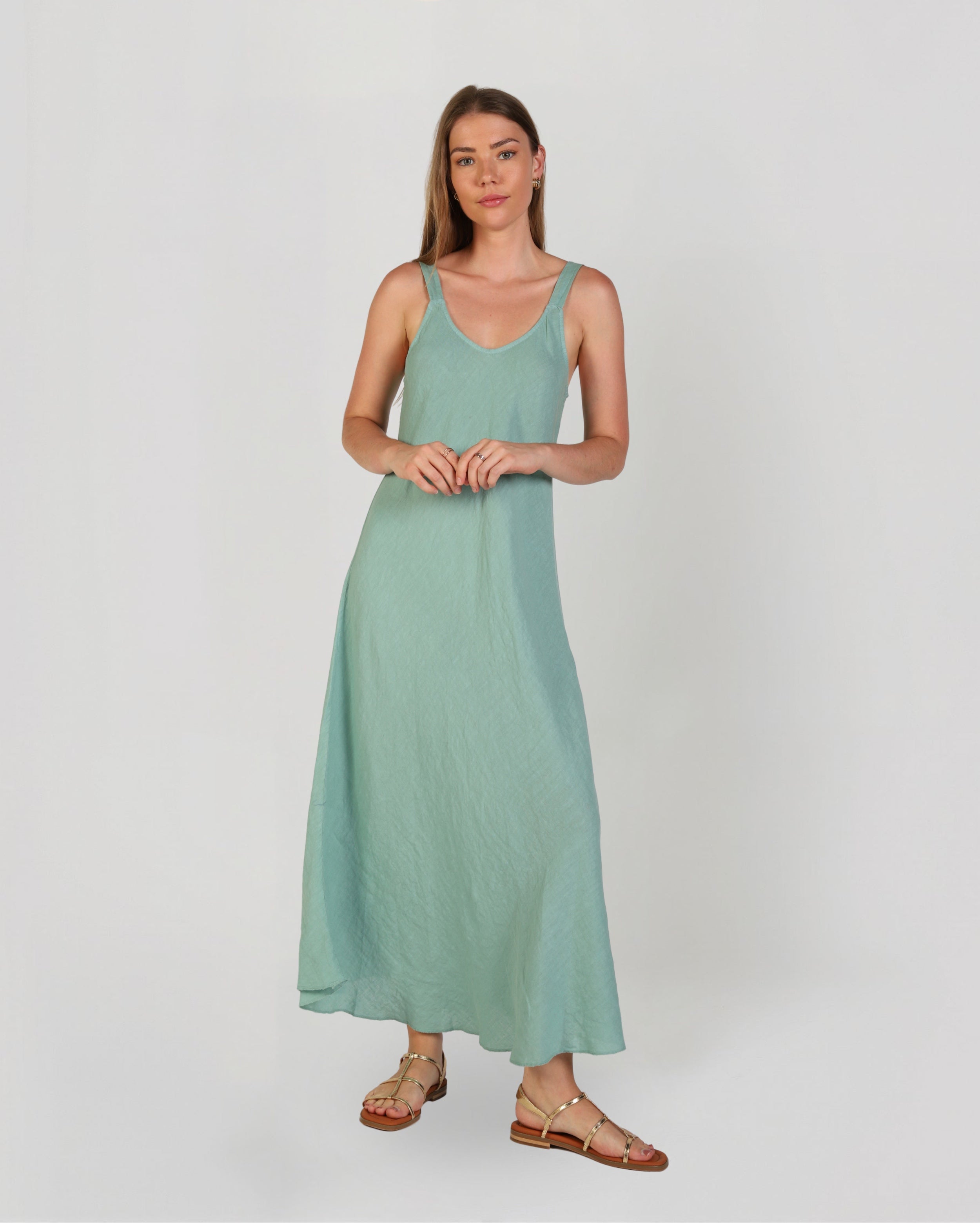 ax2219s_aubreelinendress_picnic_sea_1_1764638981