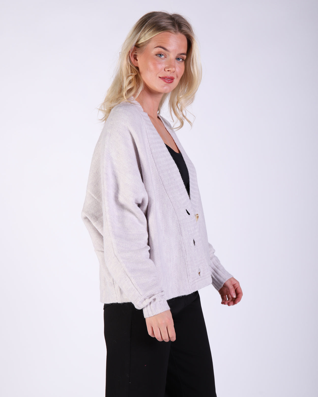 bt25204-1_caracardigan_picnic_grm_3_1764644724