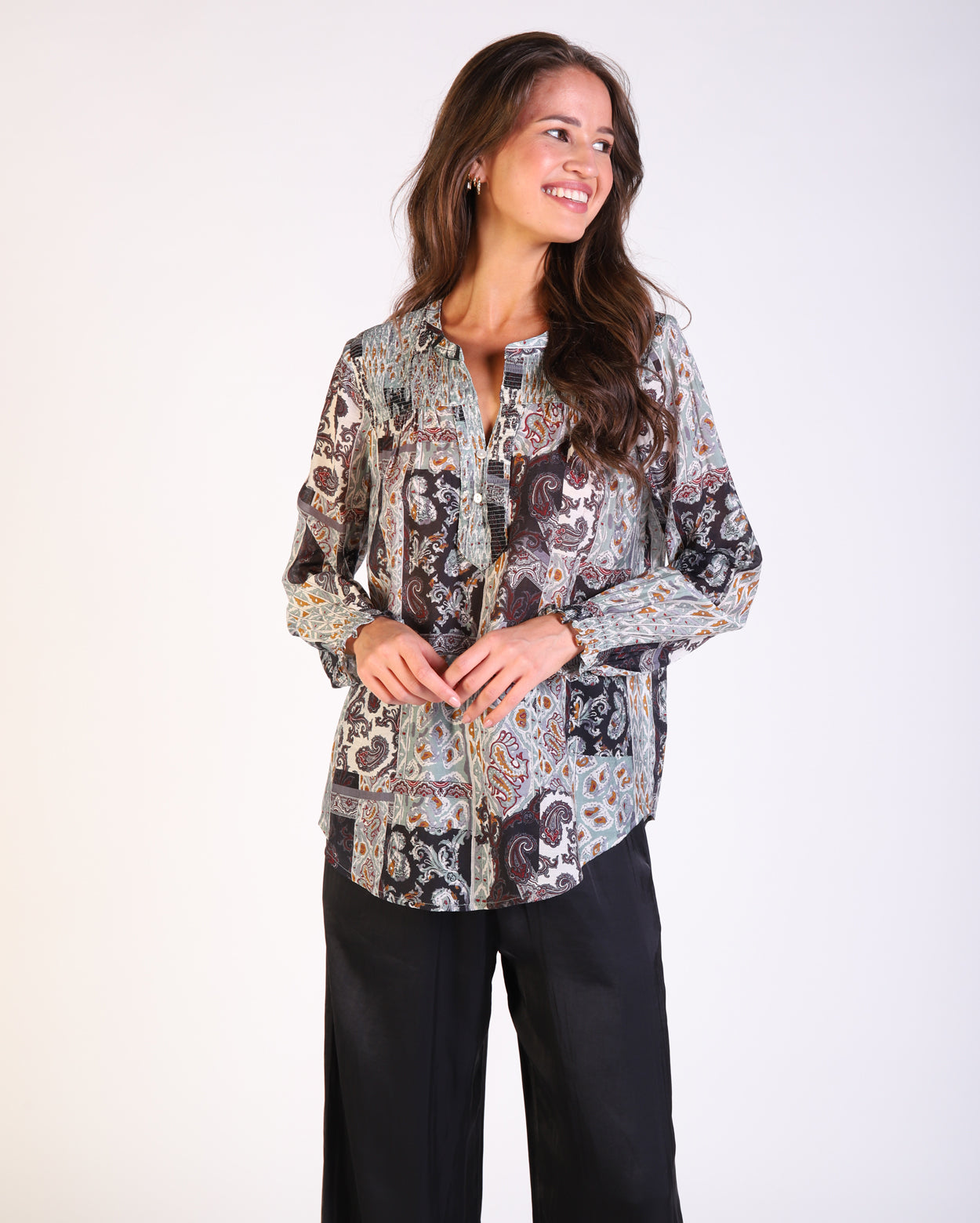 bz478-p13_printedsonyatop_picnic_mul_2_1764644320