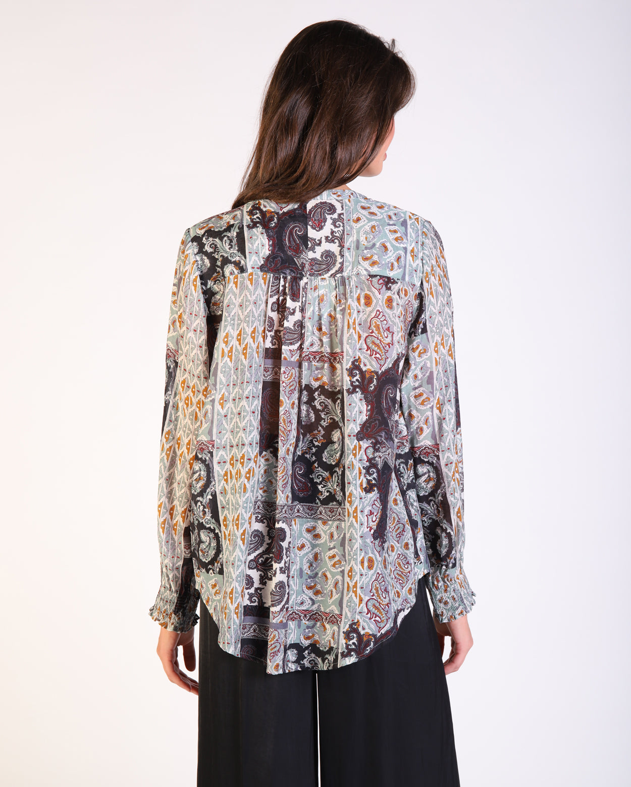 bz478-p13_printedsonyatop_picnic_mul_4_1764644319