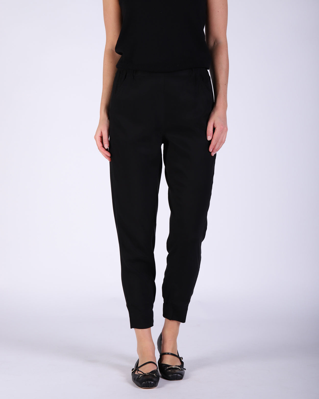 bz525-w25_dariapant_picnic_blk_1_1764647056