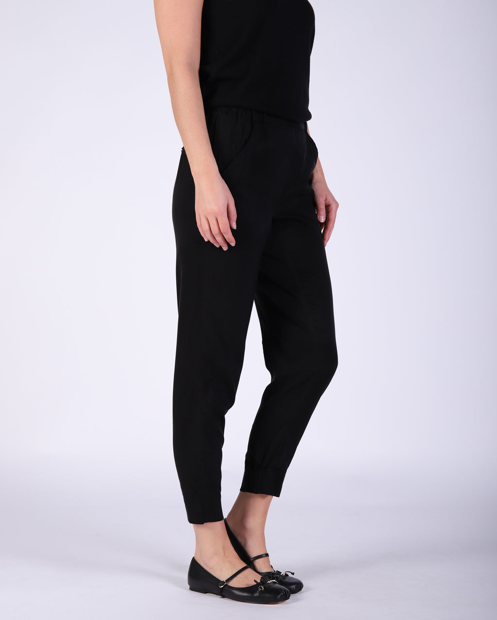 bz525-w25_dariapant_picnic_blk_2_1764647054