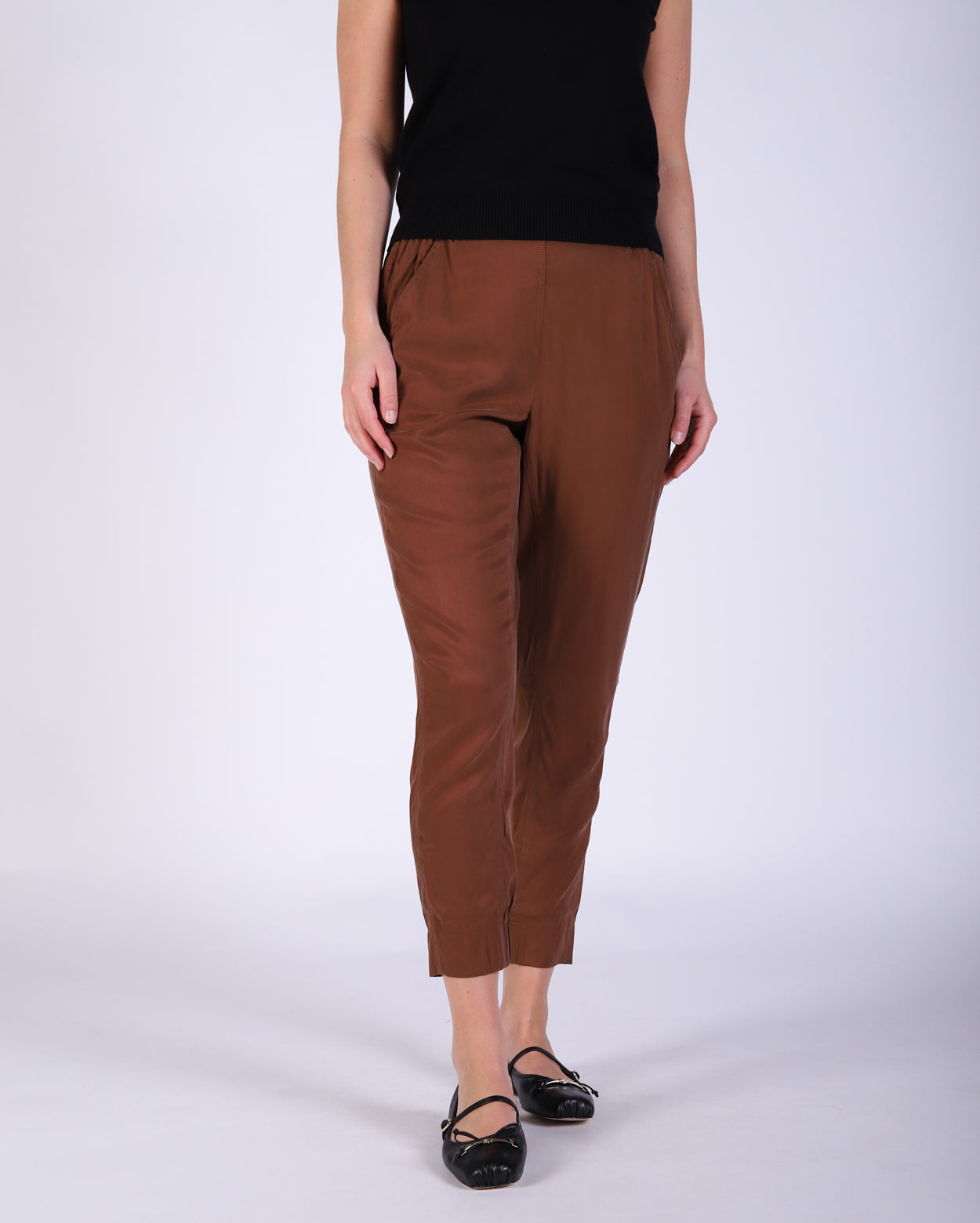 bz525-w25_dariapant_picnic_brn_2_1764647056