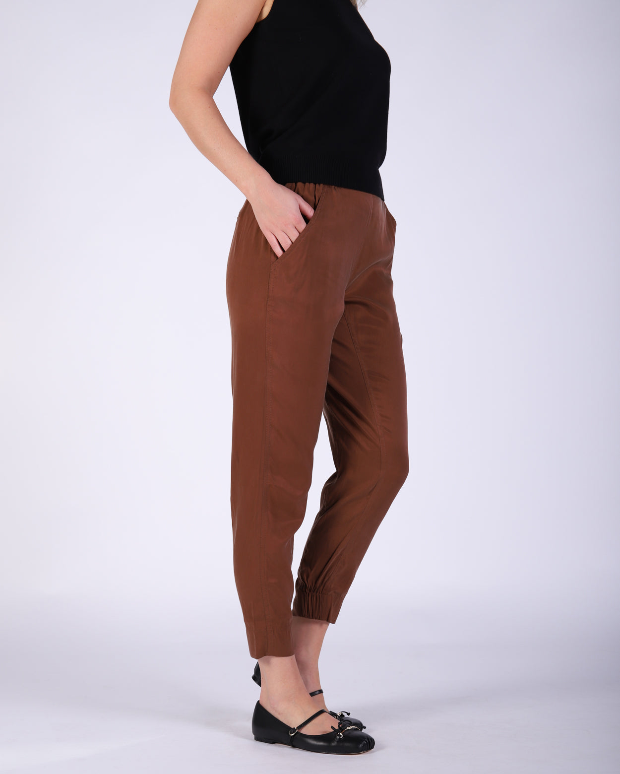 bz525-w25_dariapant_picnic_brn_3_1764647057