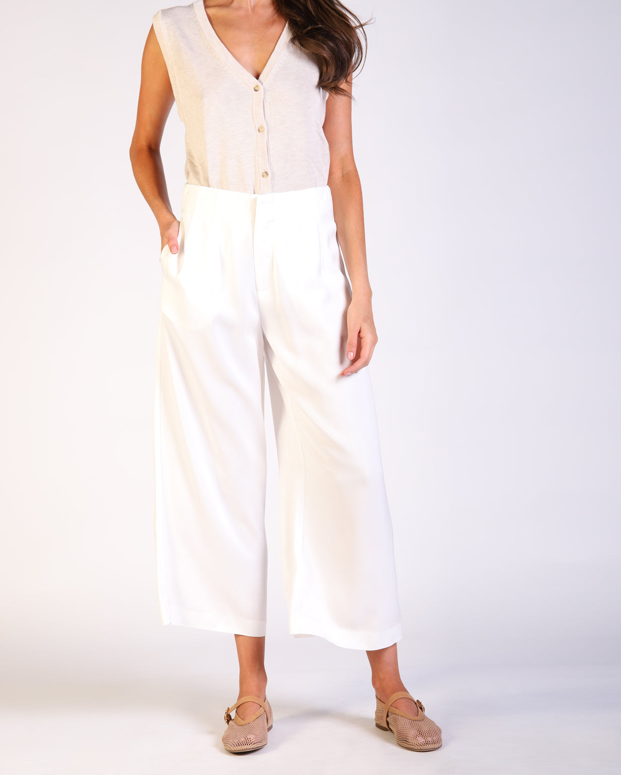 bz590-w25_courtneyculotte_picnic_van_2_1764647018