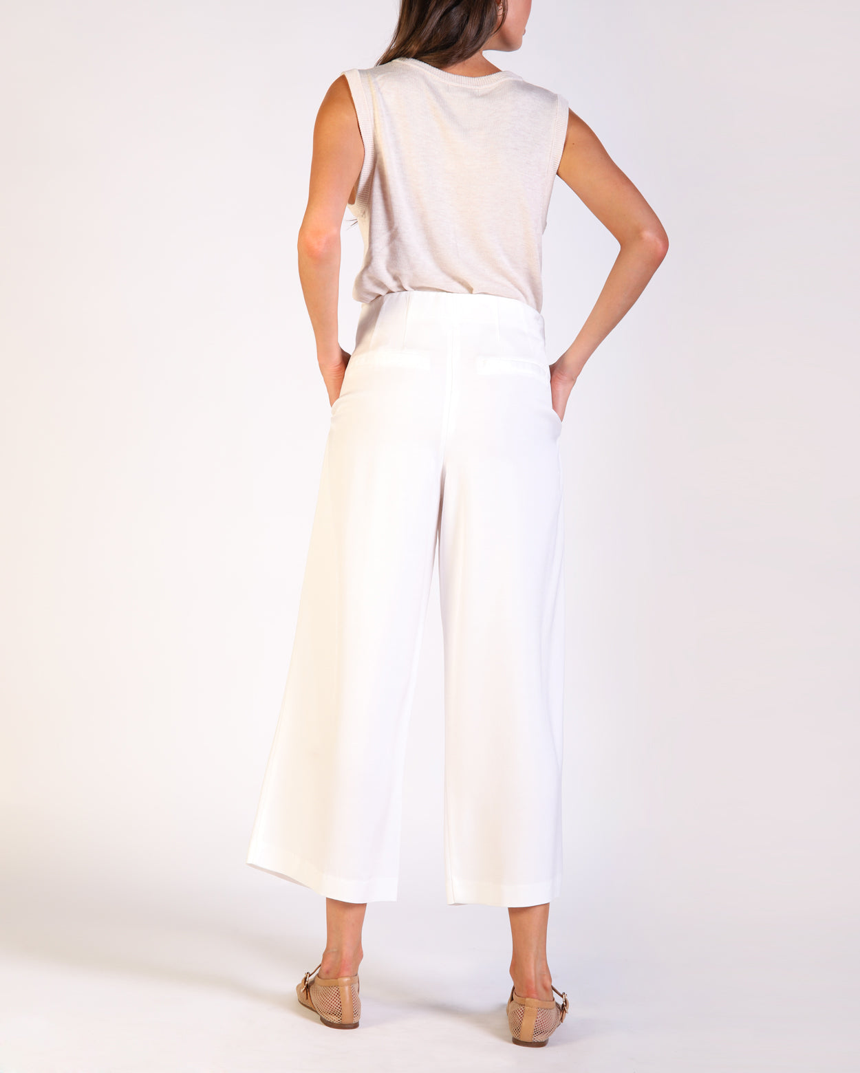 bz590-w25_courtneyculotte_picnic_van_4_1764647017