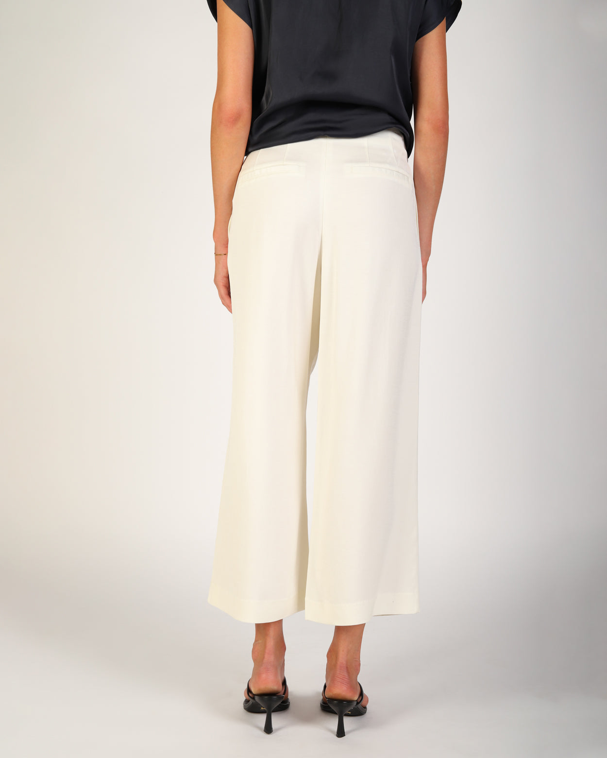 Courtney Culotte - Vanilla