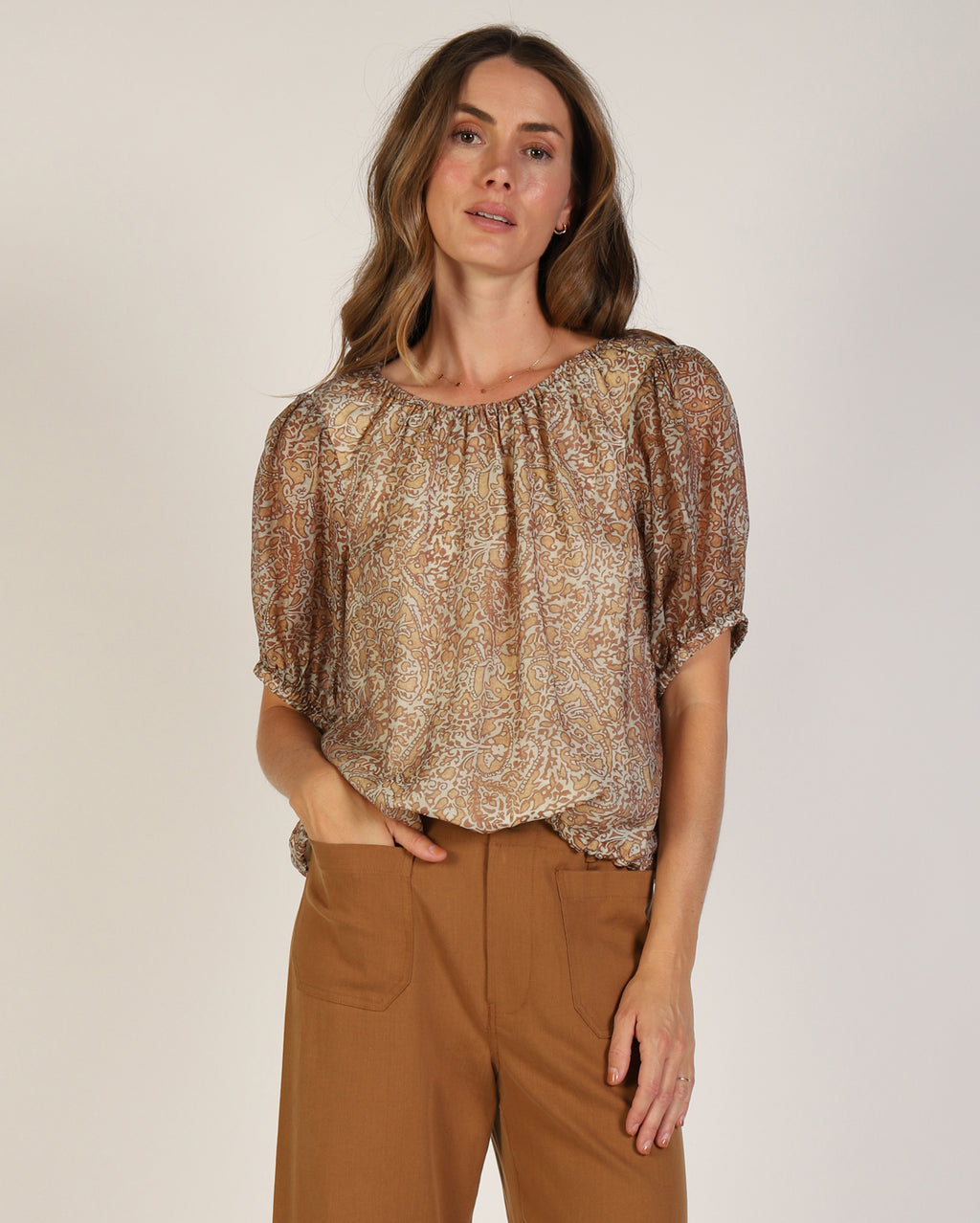 bz668-p9_anroniatop_picnic_brn_2_1764638113