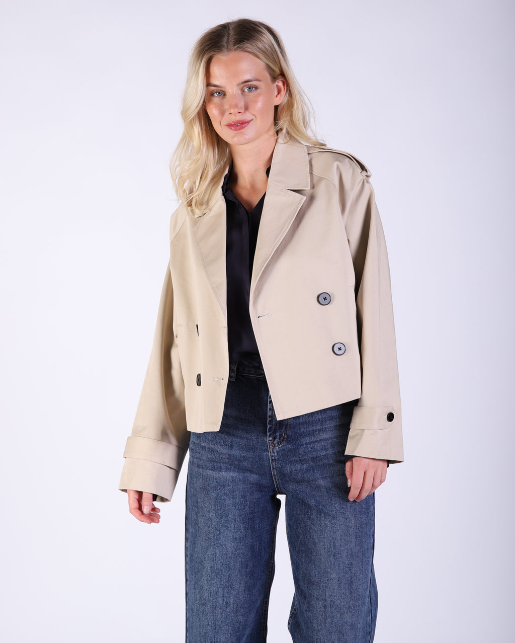 bz746_carlatrench_picnic_cam_2_1764647219