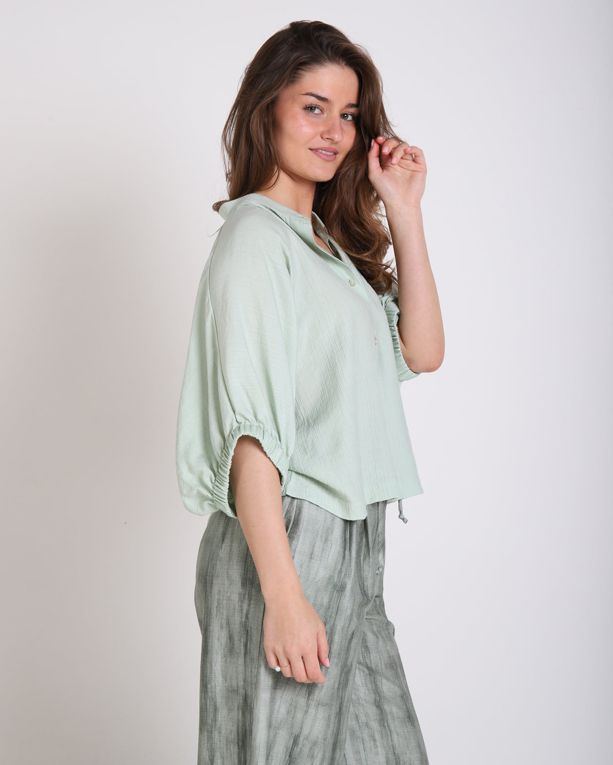 bz754_fallonshirt_picnic_min_2_1764638901