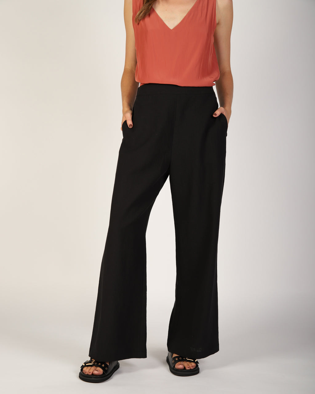Laura Pant  - Black