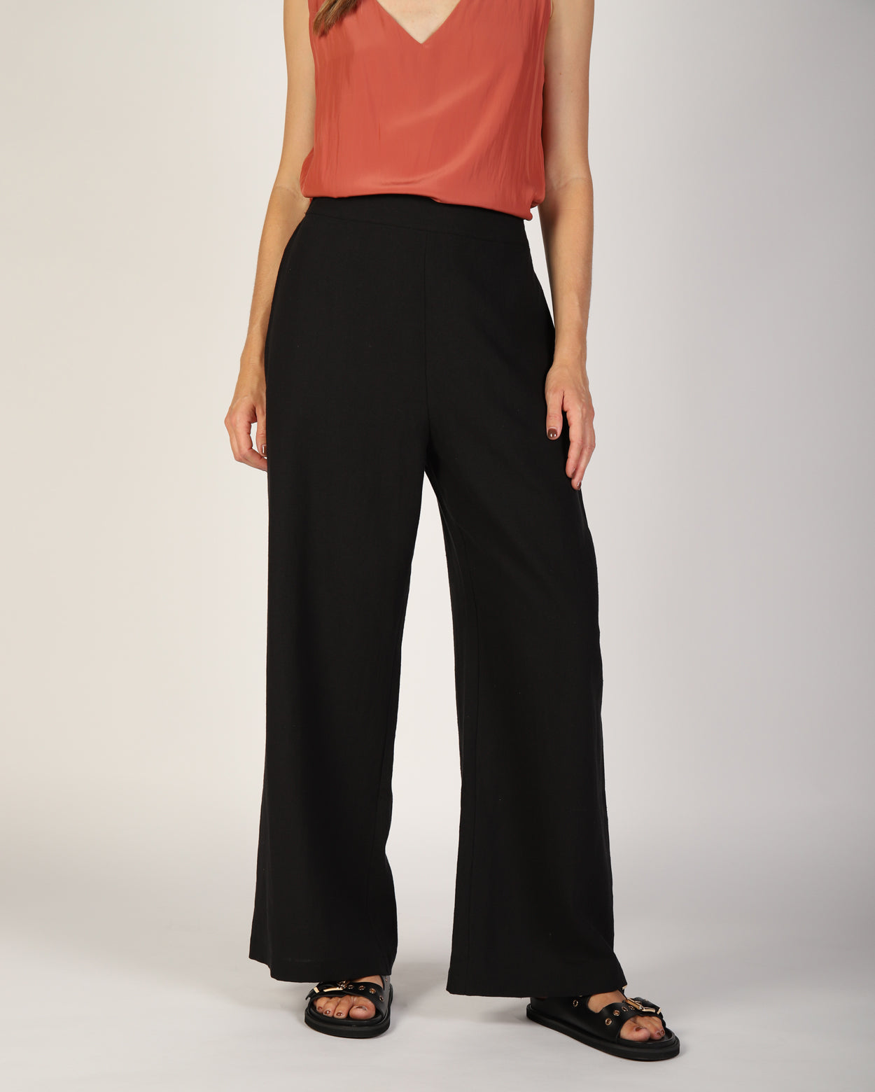 Laura Pant  - Black