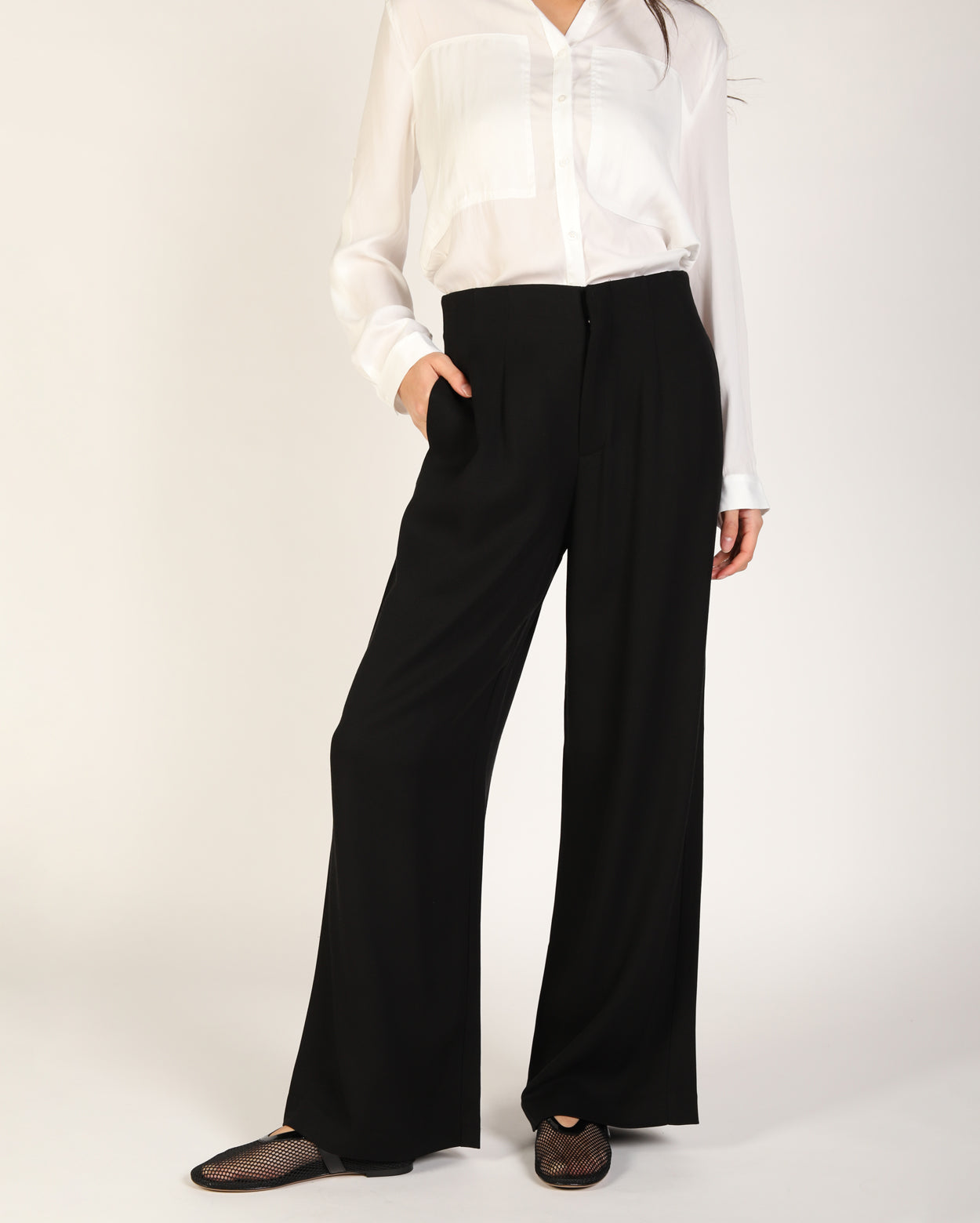 Courtney Pant - Black