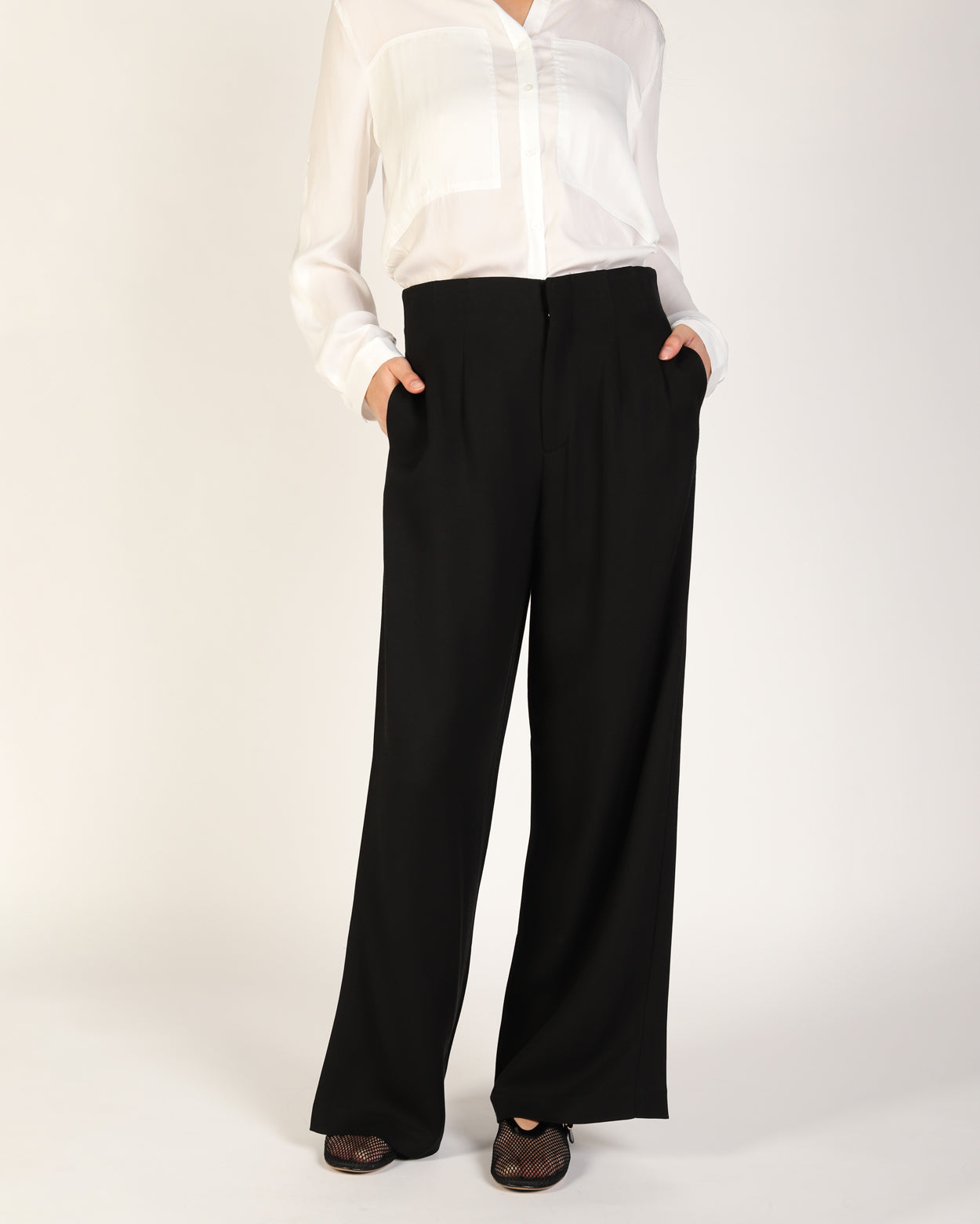 Courtney Pant - Black